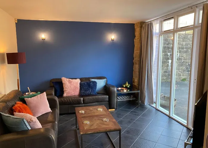 1 Coach House Mews - Matlock Bath